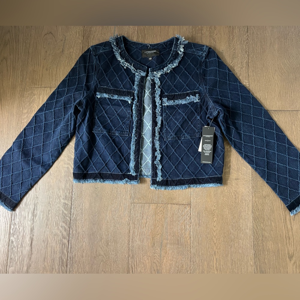 ❤️ NWT Liverpool Los Angeles
Fray Edge Jacket W/ Velvet Trim